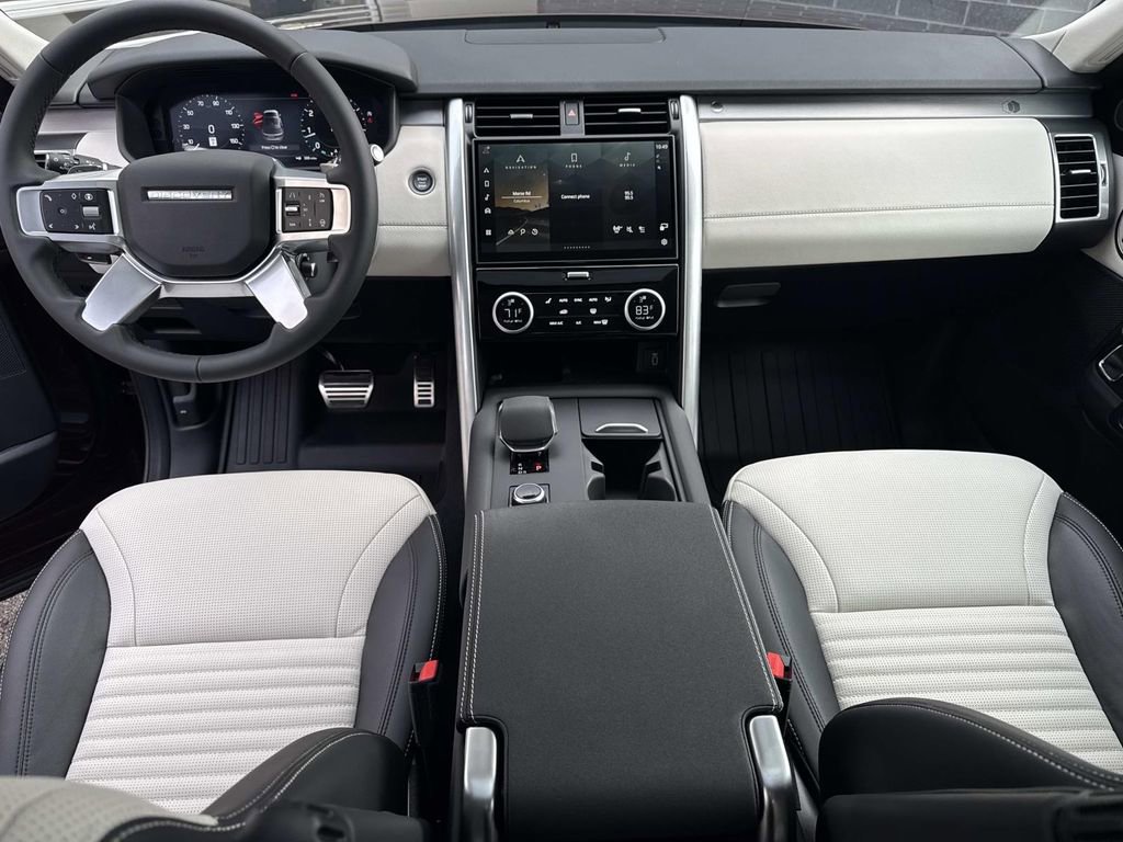 New 2026 Land Rover Discovery Limited Edition image 18