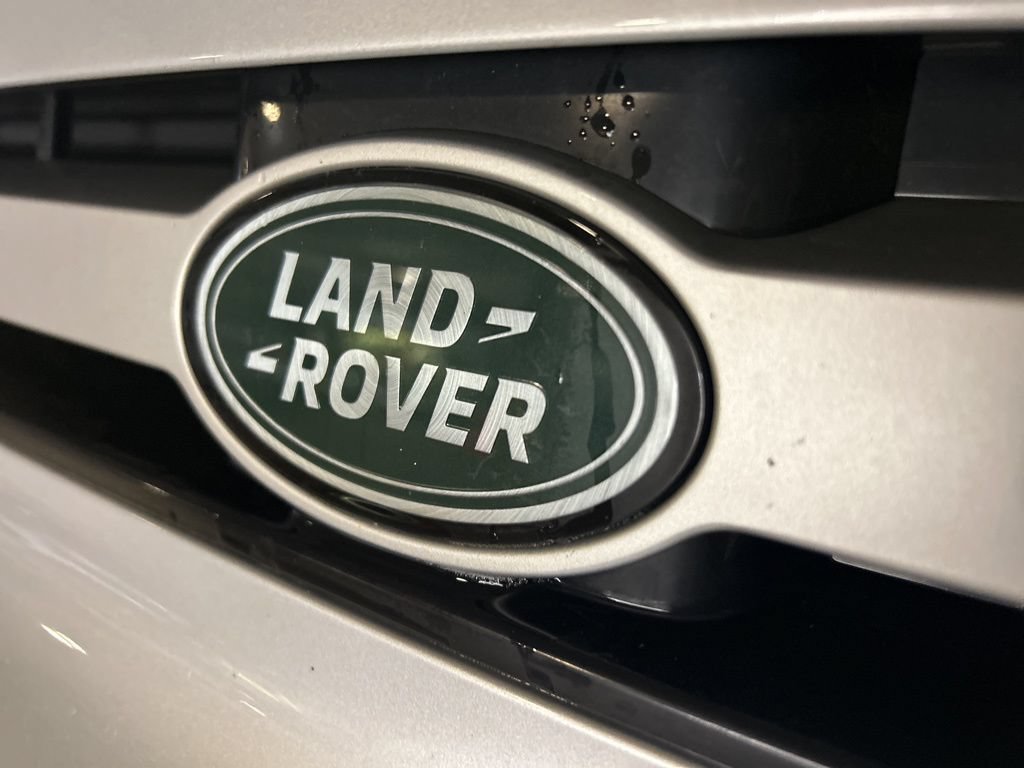 Certified 2023 Land Rover Defender 130 SE AWD/4WD image 35