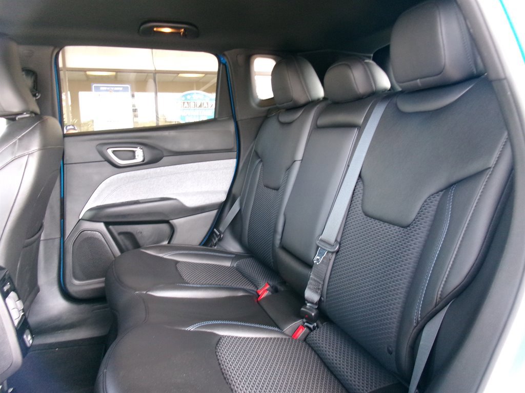 Used 2025 Jeep Compass Latitude AWD/4WD image 44
