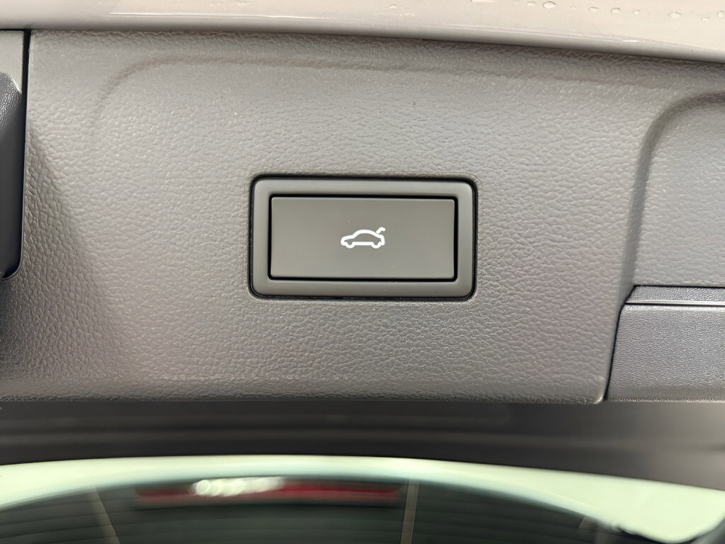 New 2026 Volkswagen Atlas SE image 10