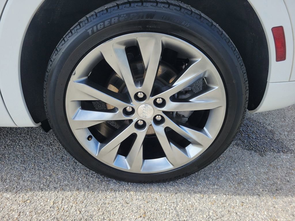 Used 2021 Buick Envision Avenir w/ Technology Package II image 9