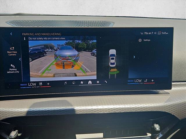 Certified 2026 BMW 330i xDrive Sedan w/ Premium Package AWD/4WD image 14