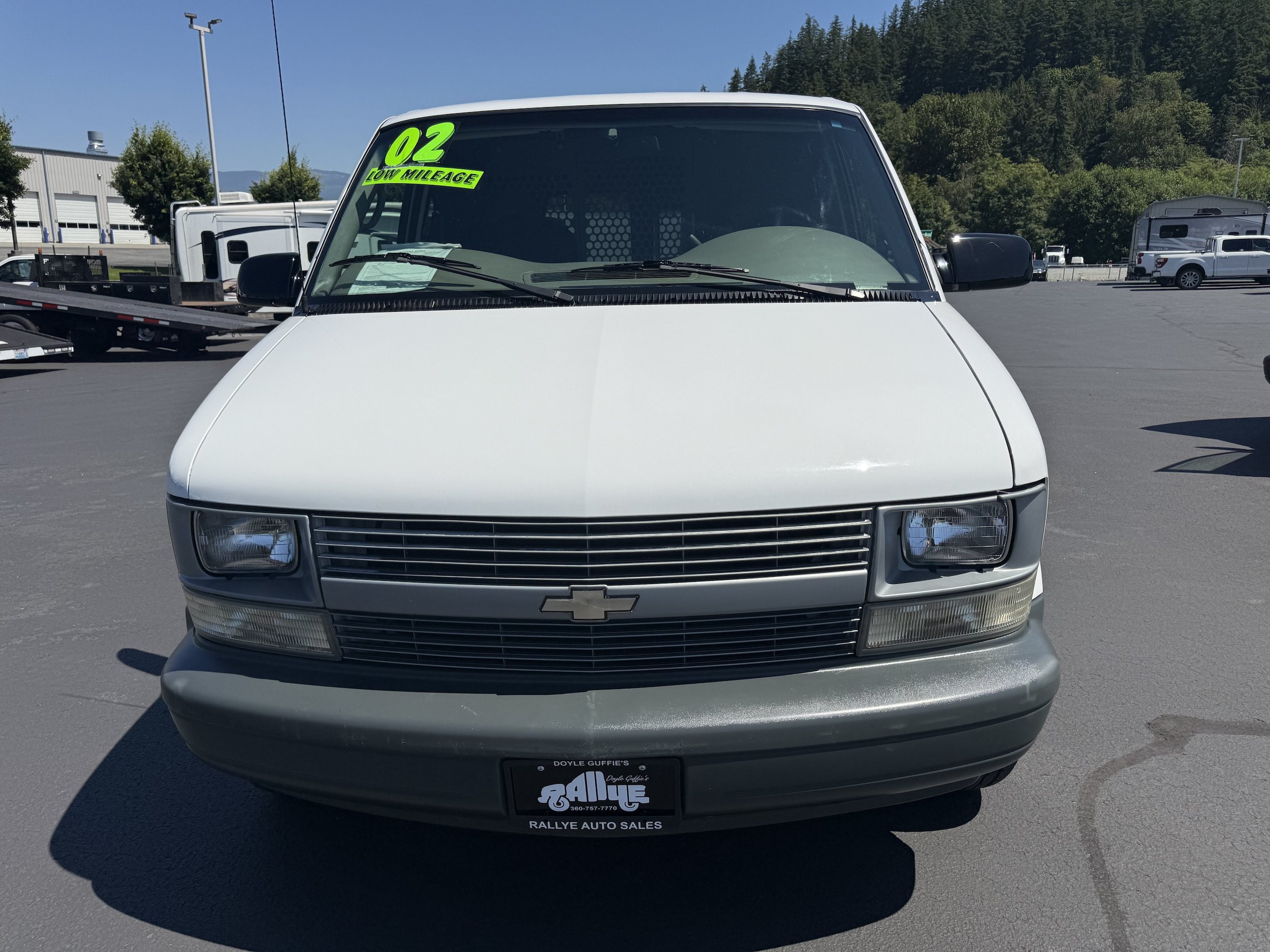 Used 2002 Chevrolet Astro RWD image 3