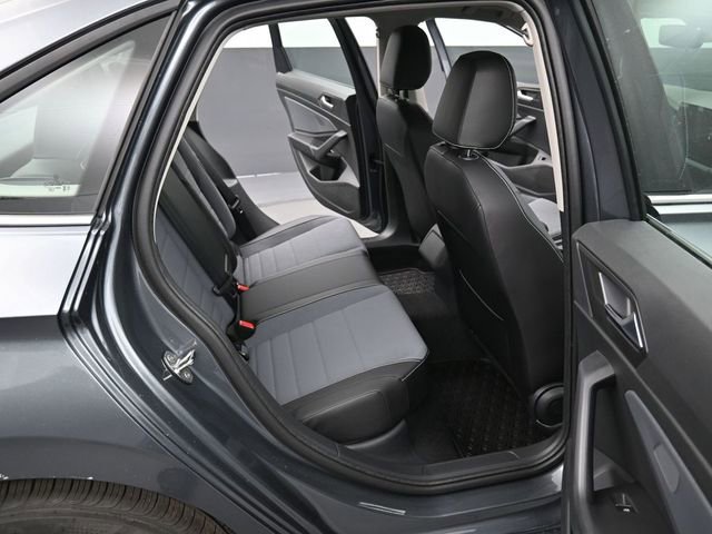 New 2026 Volkswagen Jetta SE FWD image 13