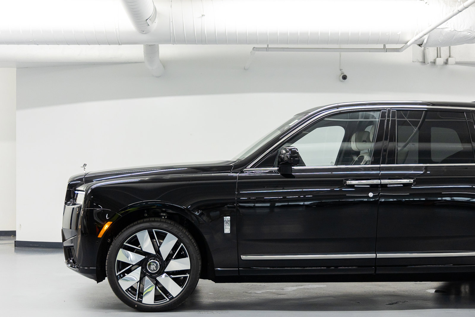 New 2026 Rolls-Royce Cullinan AWD/4WD image 18