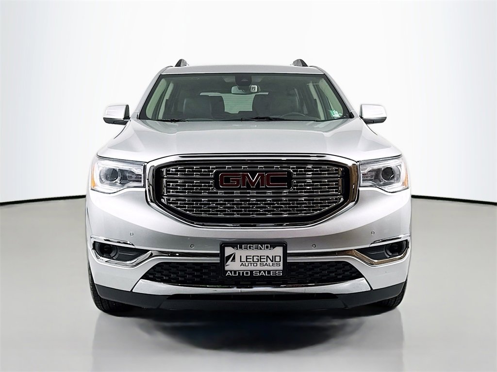 Used 2019 GMC Acadia Denali image 2