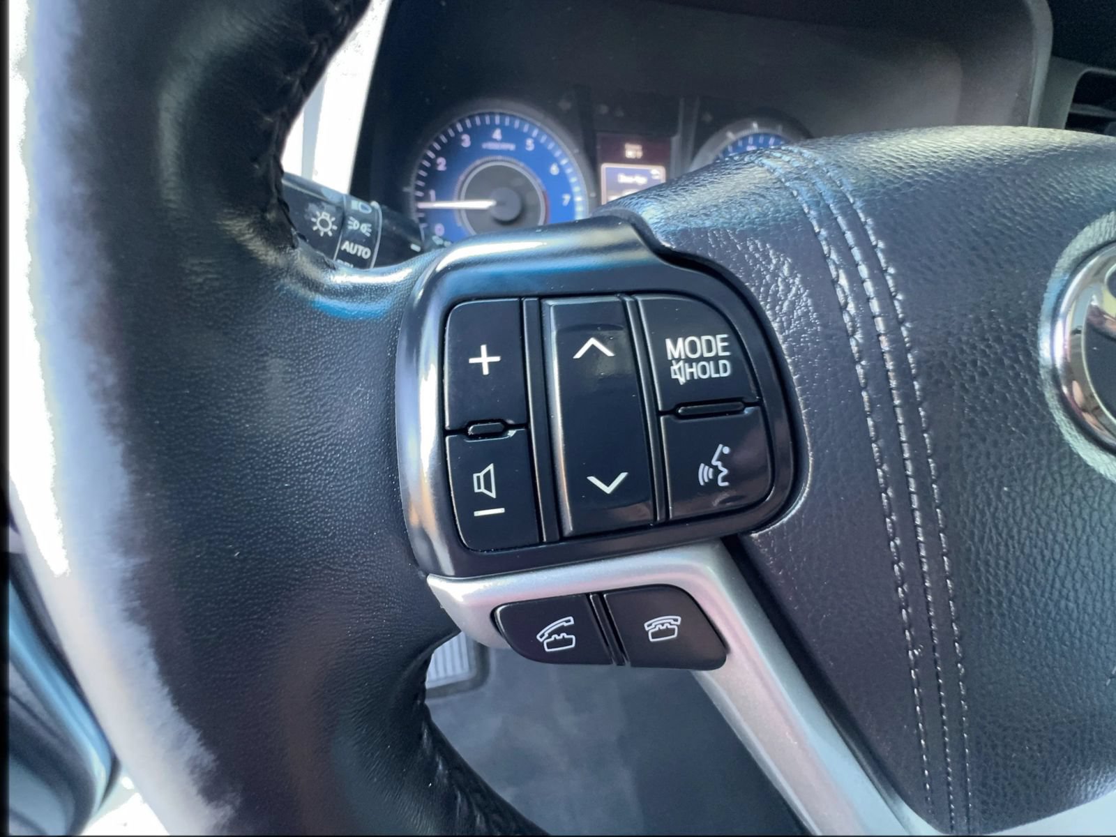 Used 2015 Toyota Sienna Limited FWD image 19