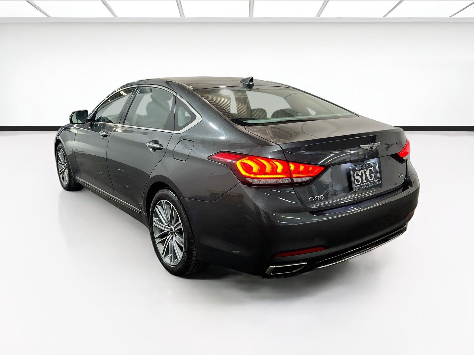 Used 2019 Genesis G80 3.8 RWD image 6