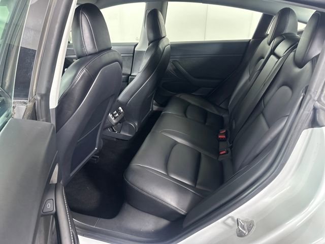 Used 2021 Tesla Model 3 Standard Range Plus image 24