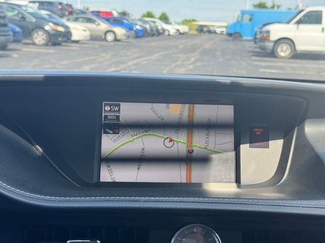 Used 2018 Lexus ES 350 w/ Luxury Package w/Wood Trim FWD image 20