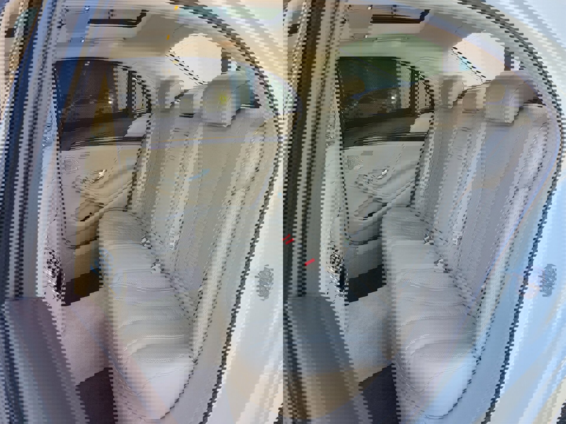 Used 2019 Mercedes-Benz S 560 Sedan image 31