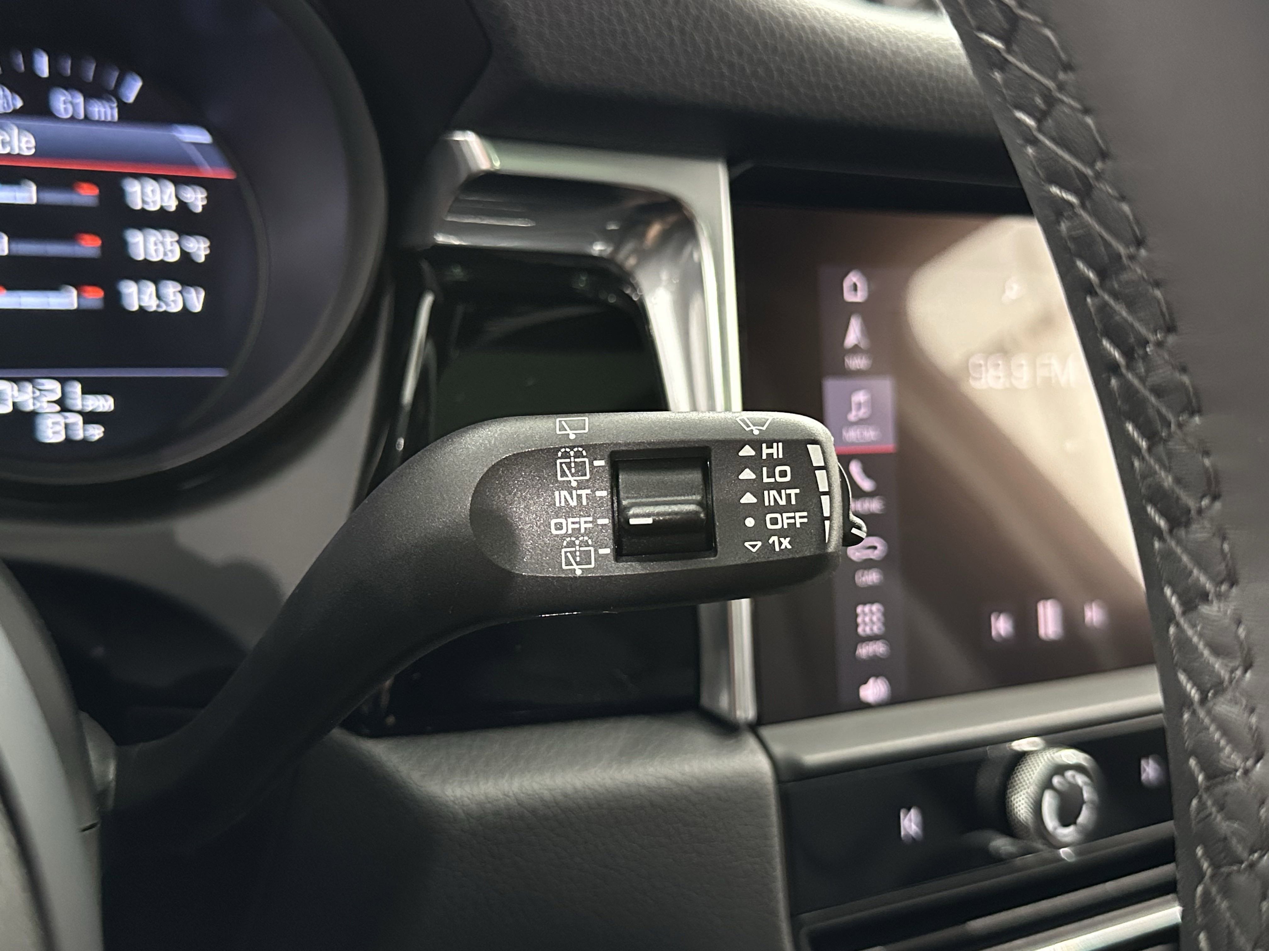 Certified 2025 Porsche Macan image 48