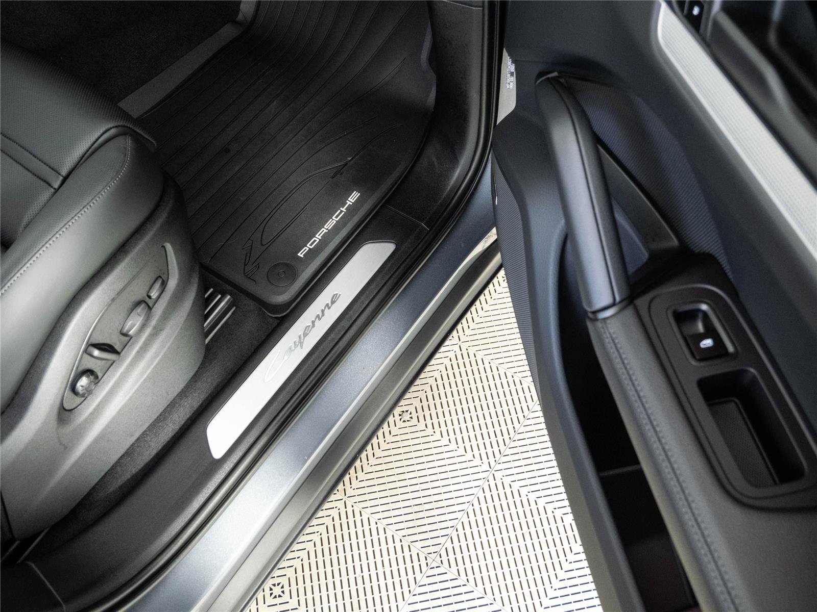 Certified 2026 Porsche Cayenne Coupe AWD/4WD image 27