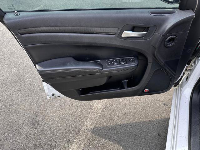 Used 2015 Chrysler 300 S w/ 300S Premium Group RWD image 7
