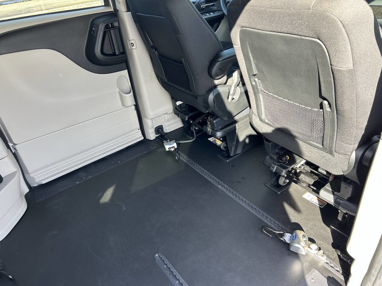 Used 2018 Dodge Grand Caravan SE w/ Power Convenience Group I image 7