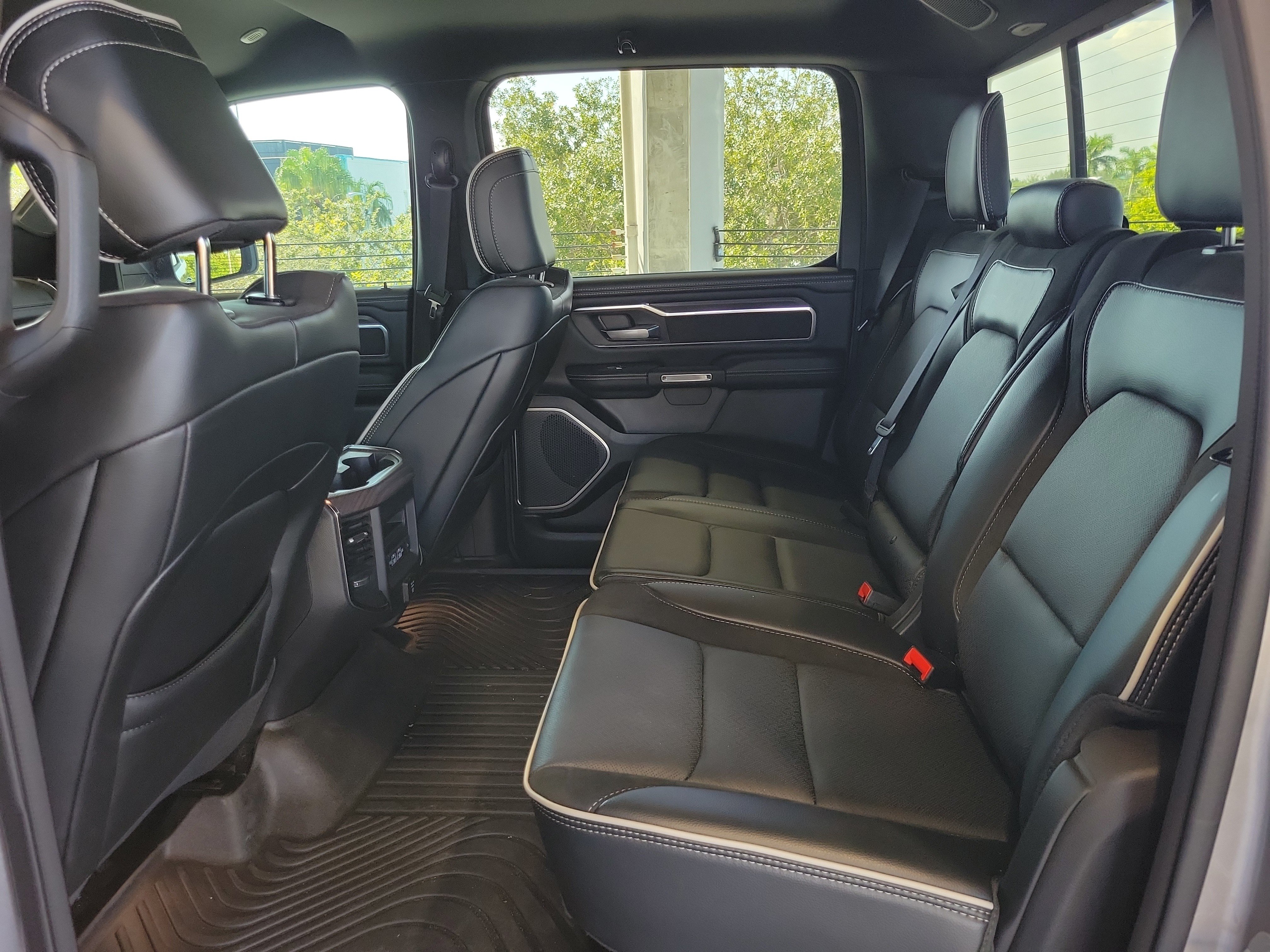Used 2025 RAM 1500 Laramie w/ Sport Appearance Package AWD/4WD image 9
