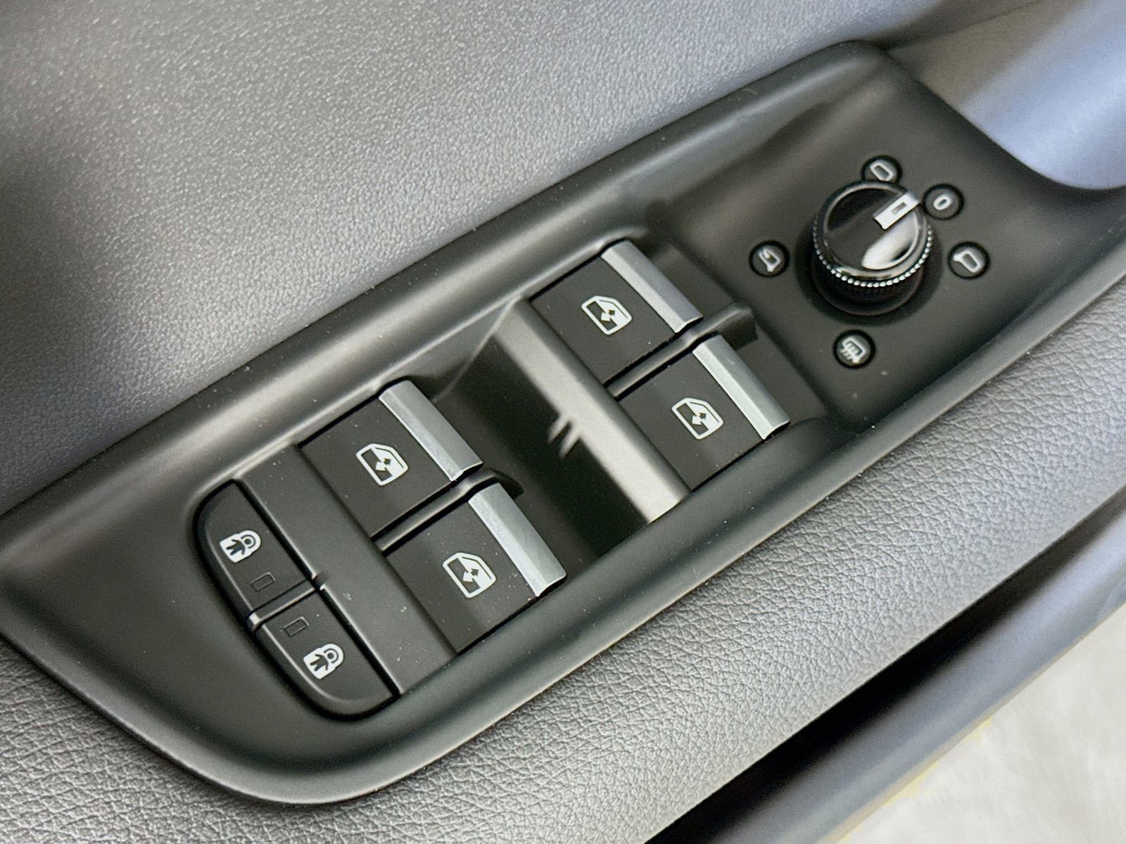 New 2026 Audi Q7 2.0T Premium image 18