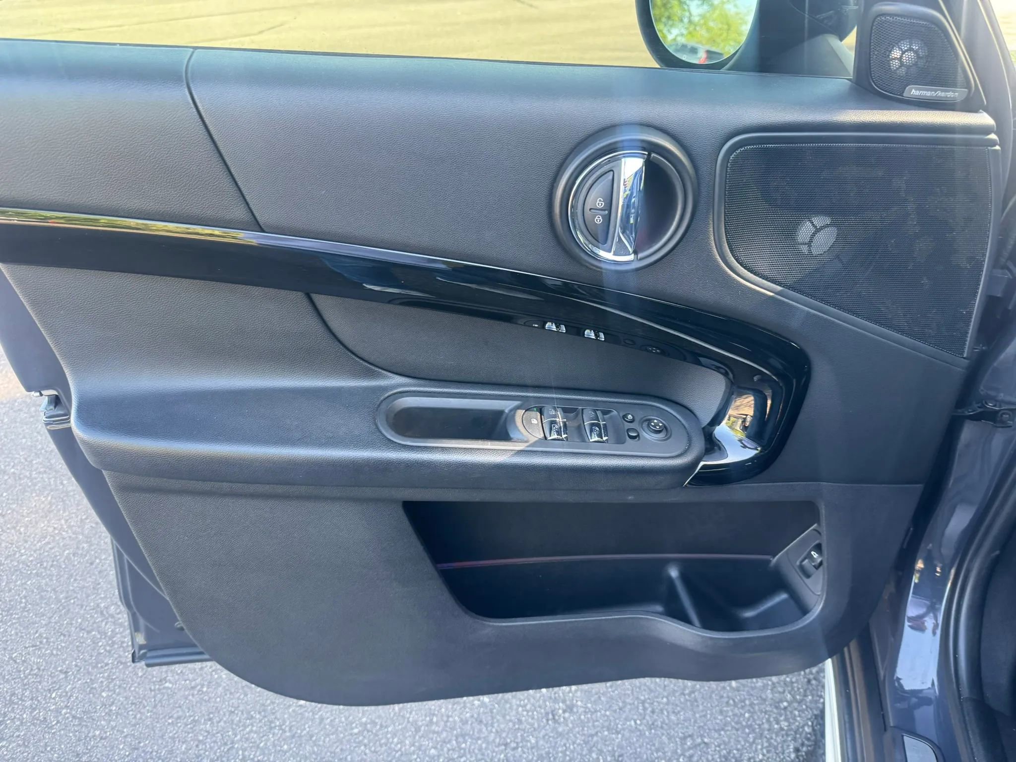 Used 2019 MINI Cooper Countryman S w/ Premium Package image 12