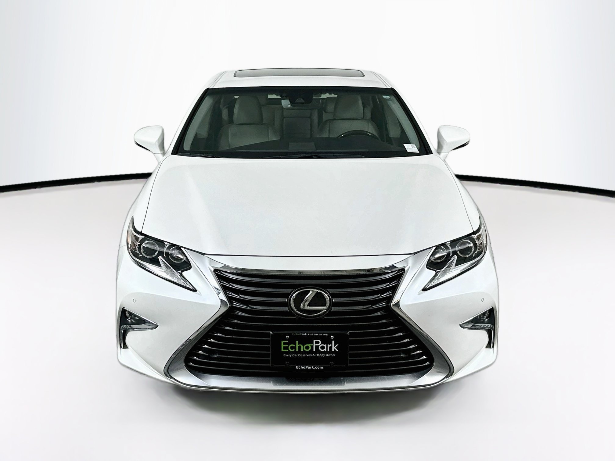 Used 2017 Lexus ES 350 w/ Luxury Package FWD image 2