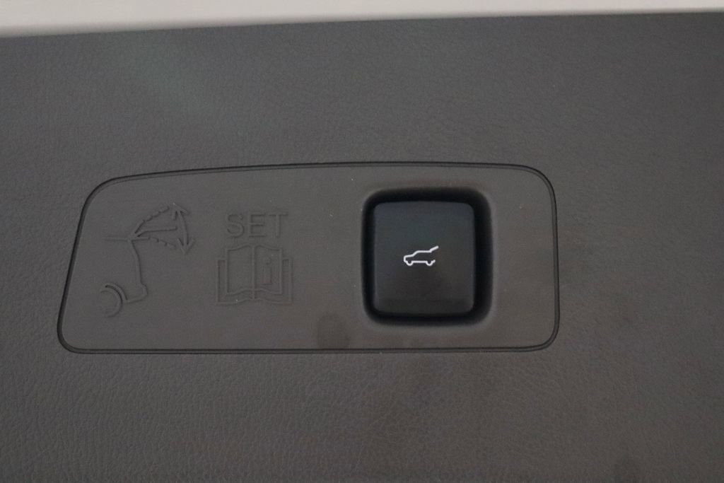 Used 2021 Lincoln Corsair AWD w/ Equipment Group 101A image 22