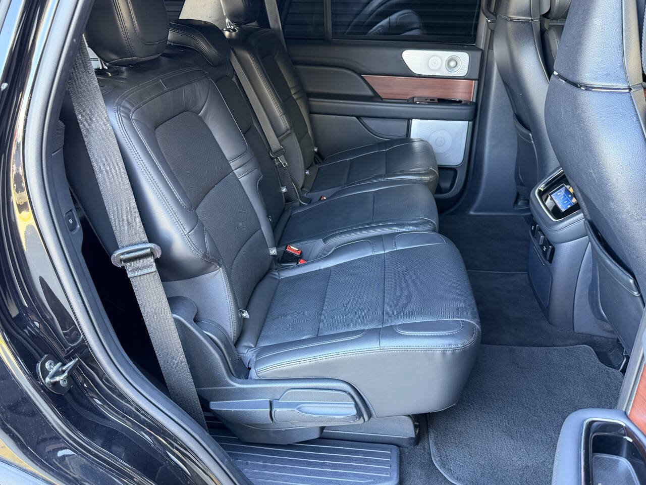 Used 2022 Lincoln Navigator Reserve AWD/4WD image 21