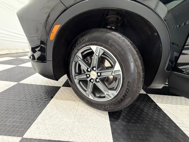 Used 2025 Chevrolet Blazer LT image 9