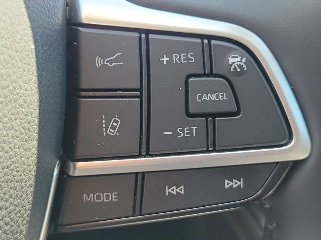 Used 2023 Toyota Highlander Limited image 27