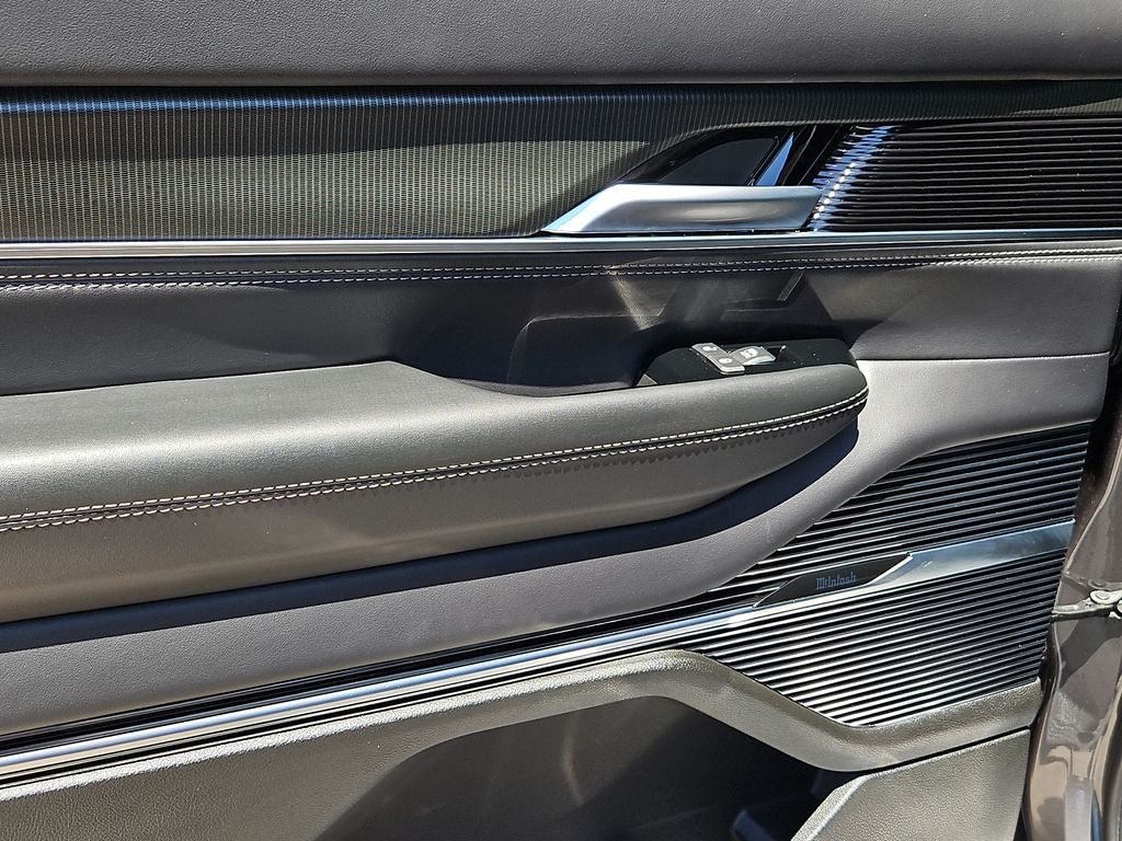 New 2026 Jeep Grand Wagoneer L Summit AWD/4WD image 16