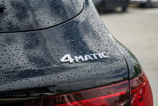 Used 2022 Mercedes-Benz GLC 300 4MATIC w/ Premium Package Lite image 8
