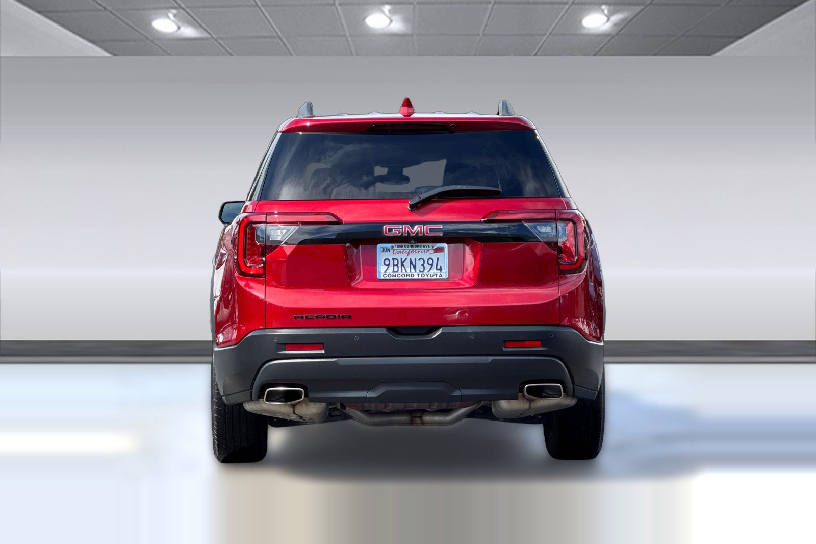 Used 2022 GMC Acadia SLE w/ Driver Convenience Package image 9