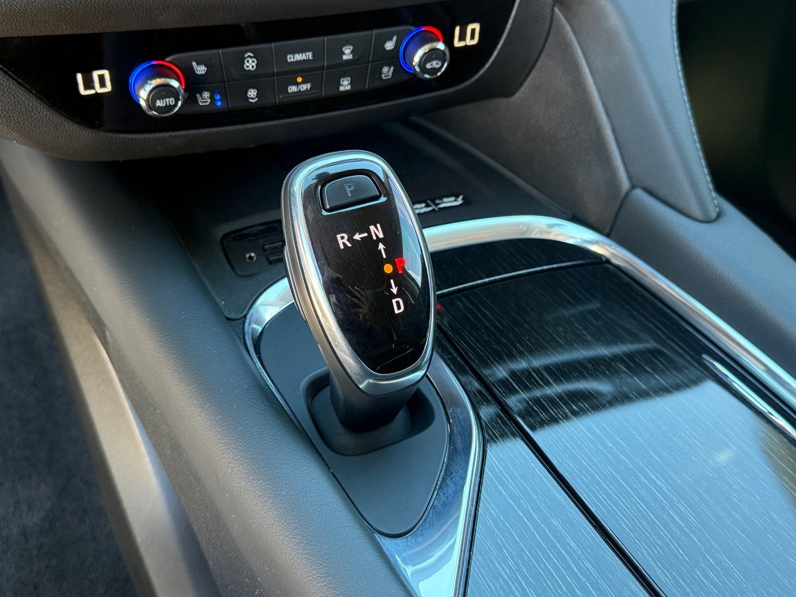 Used 2021 Buick Enclave Avenir w/ Avenir Technology Package image 23