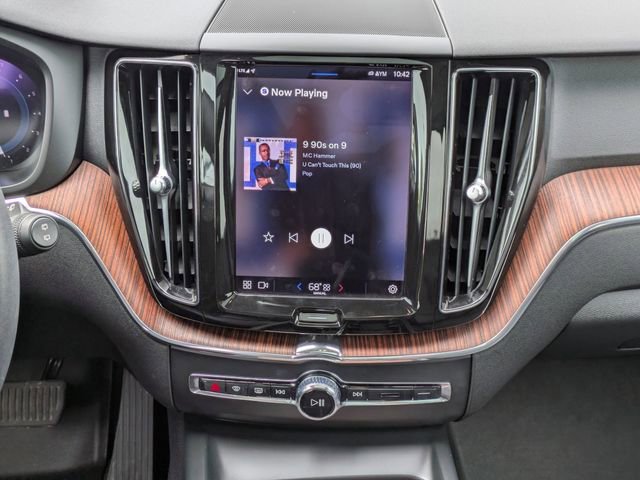 Used 2023 Volvo XC60 B5 Plus FWD image 20