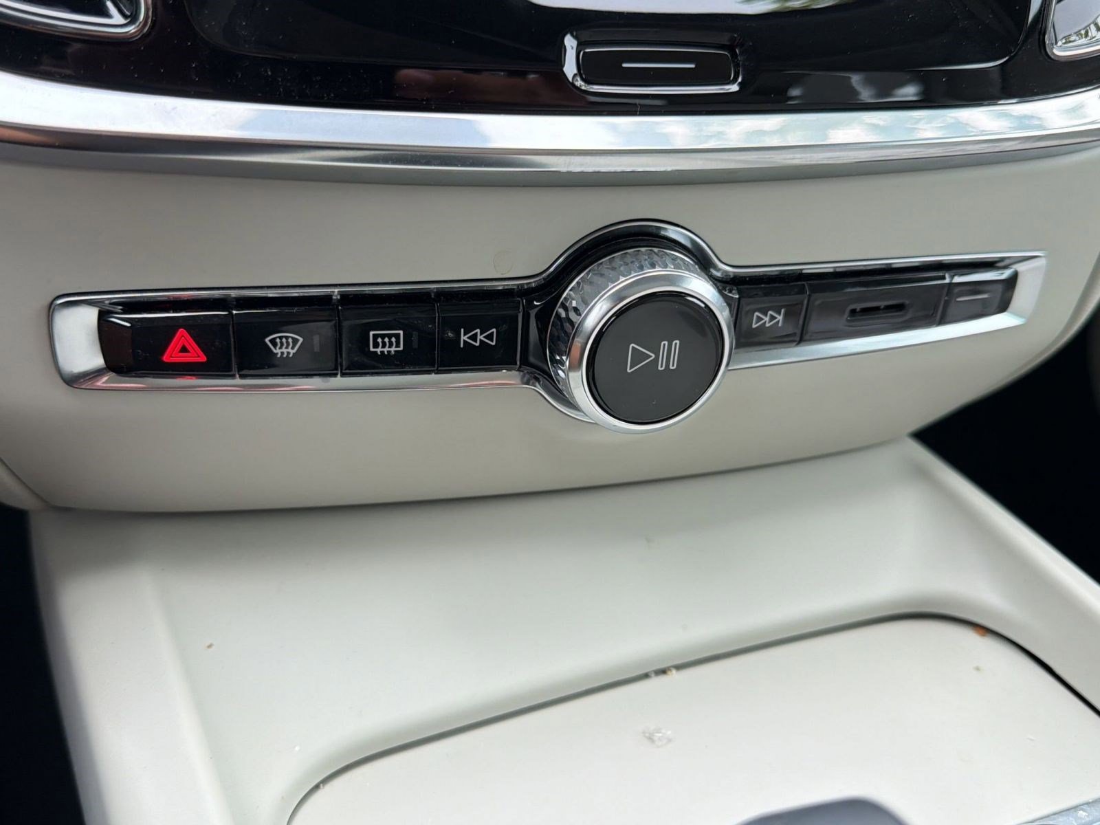 Certified 2024 Volvo S60 B5 Core w/ Climate Package FWD image 18