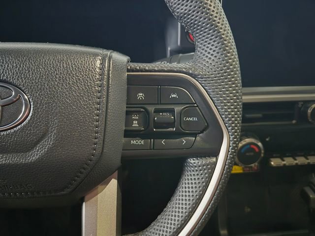 Certified 2024 Toyota Tacoma TRD Off-Road AWD/4WD image 20