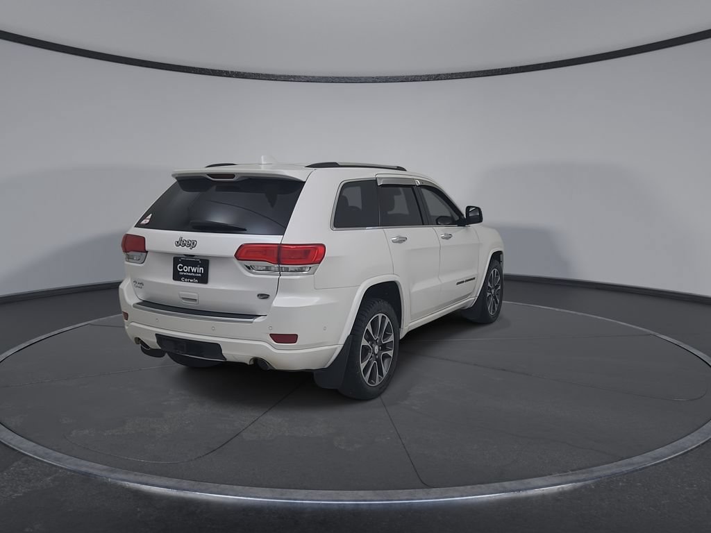 Used 2017 Jeep Grand Cherokee Overland w/ Jeep Active Safety Group AWD/4WD image 15