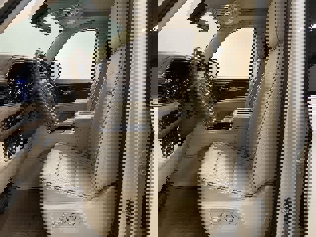 Used 2021 GMC Yukon Denali w/ Denali Premium Package image 13