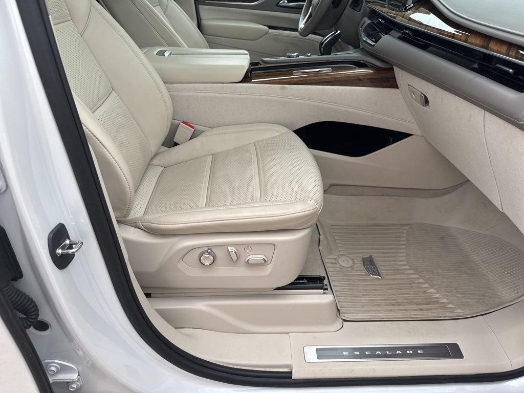 Used 2023 Cadillac Escalade Premium Luxury Platinum w/ Heavy-Duty Trailer Package AWD/4WD image 26