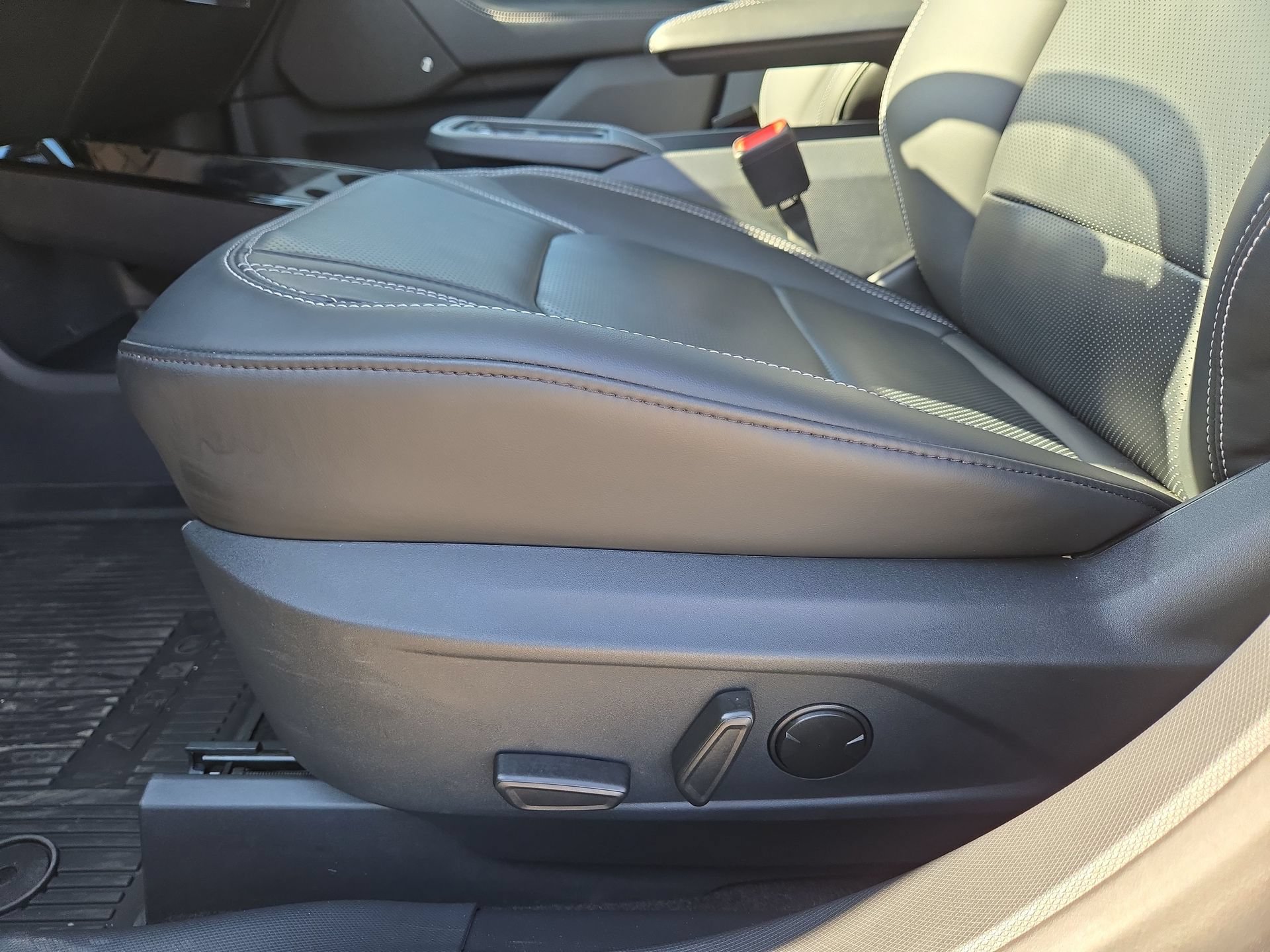 Used 2025 Ford Mustang Mach-E Premium RWD image 17