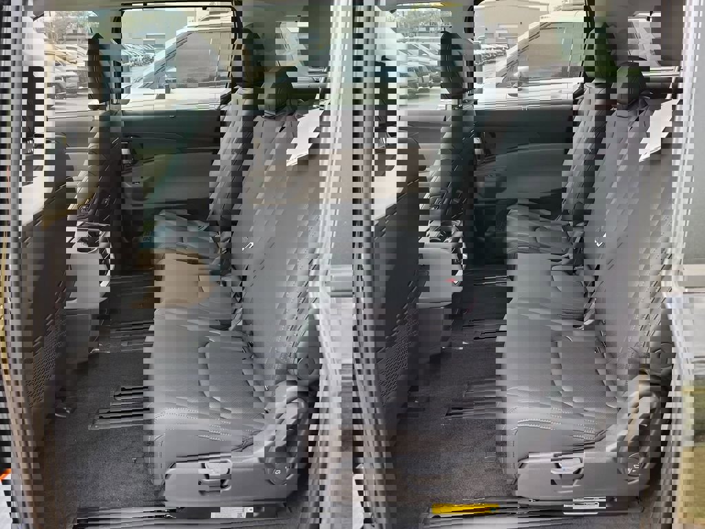 New 2026 Kia Carnival EX FWD image 16