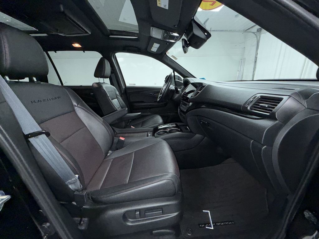 Used 2022 Honda Pilot Sport image 11