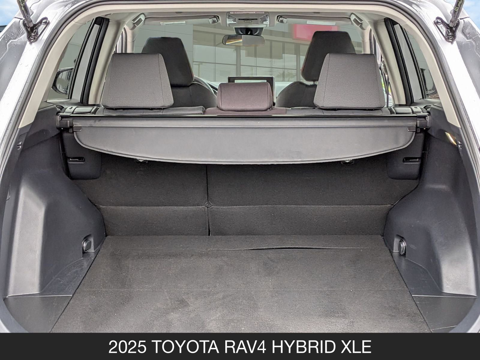 Used 2025 Toyota RAV4 XLE image 21