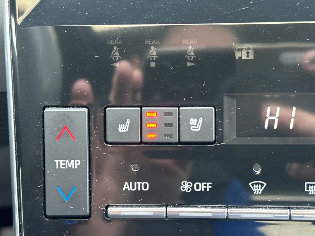 Used 2020 Toyota Avalon Limited w/ Advanced Safety Package image 32