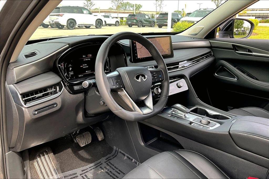 Certified 2026 INFINITI QX60 Luxe w/ Cargo Package AWD/4WD image 16