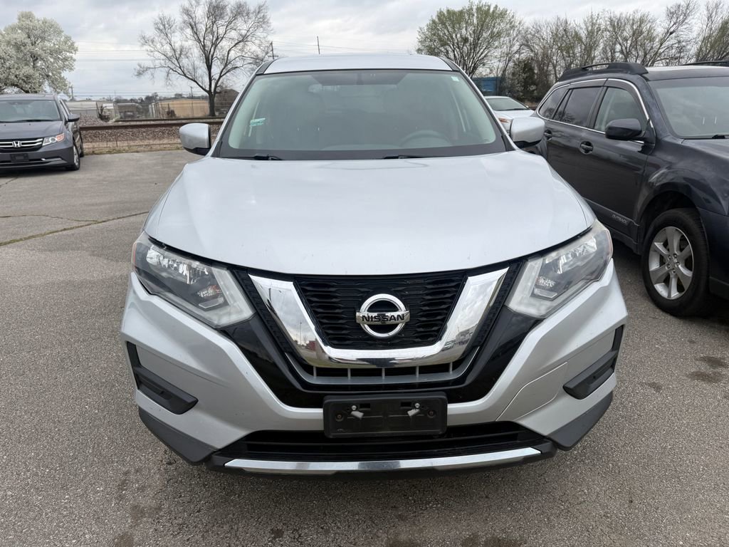 Used 2017 Nissan Rogue S image 6
