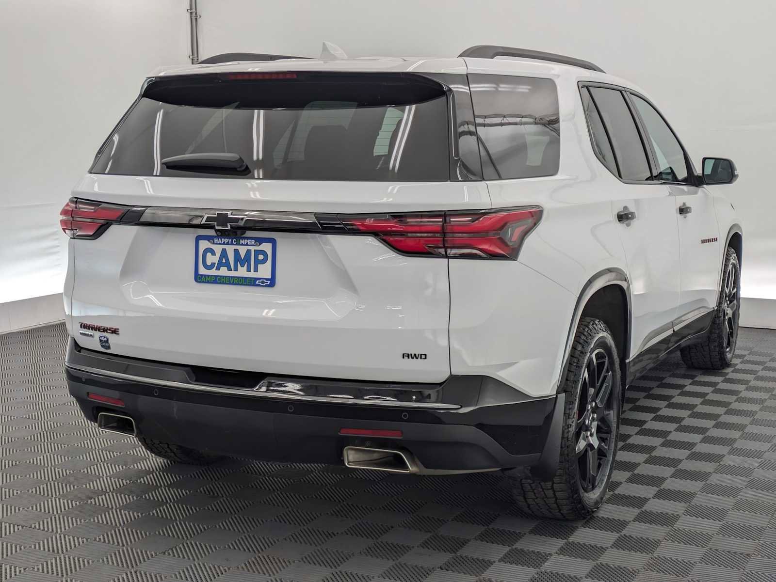 Used 2024 Chevrolet Traverse Premier w/ Redline Edition AWD/4WD image 6