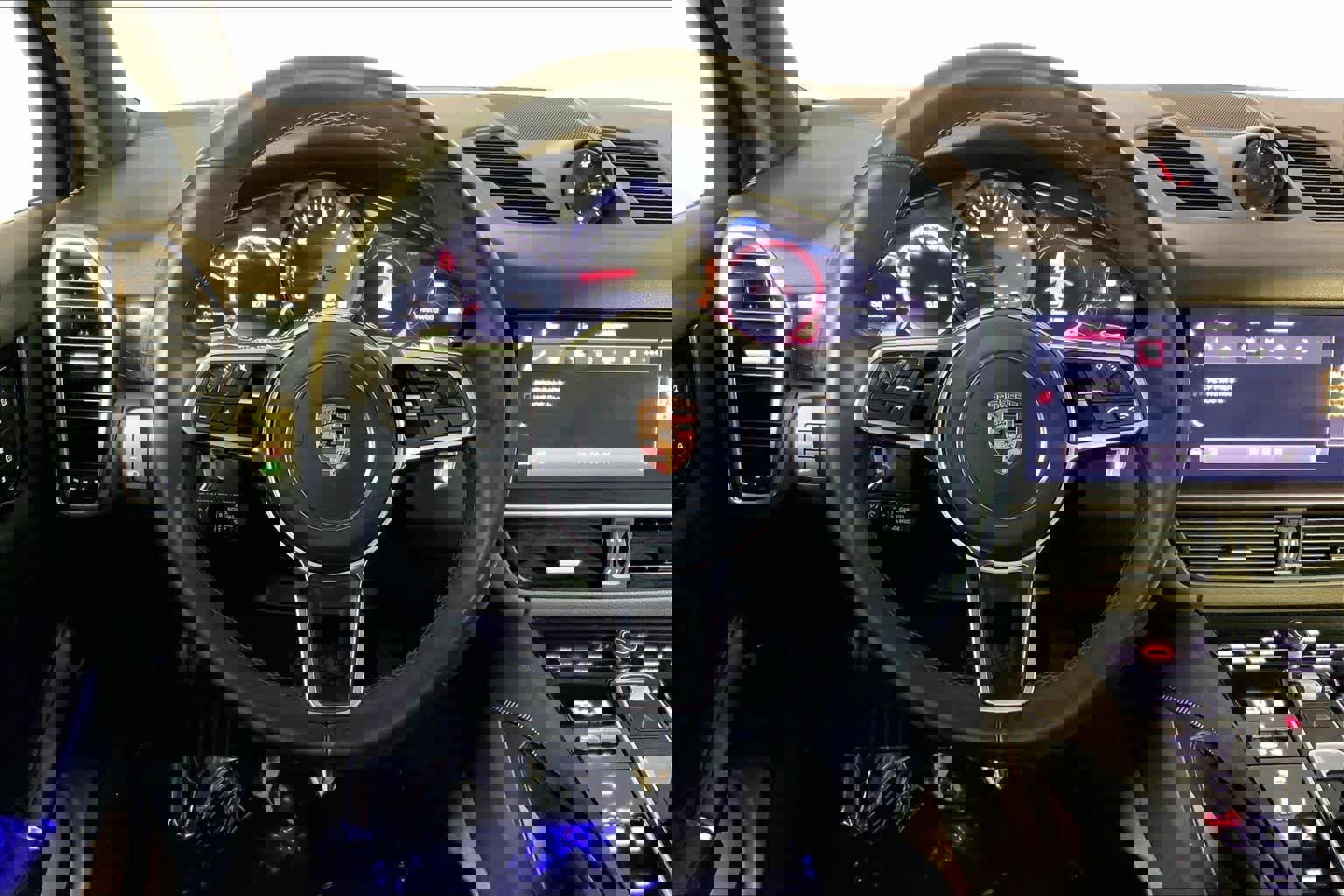 Used 2022 Porsche Cayenne image 30