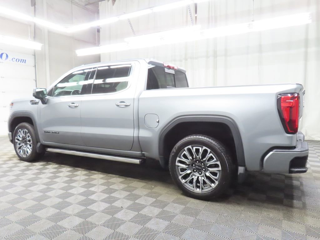 Used 2026 GMC Sierra 1500 Denali Ultimate w/ LPO, Black Badging Package AWD/4WD image 6