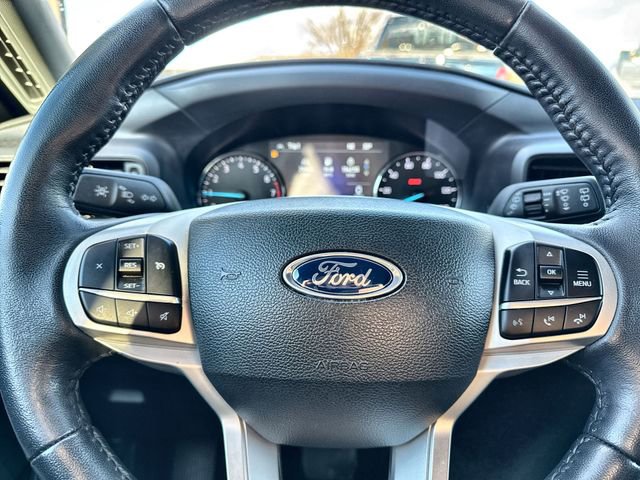 Used 2023 Ford Explorer XLT image 24