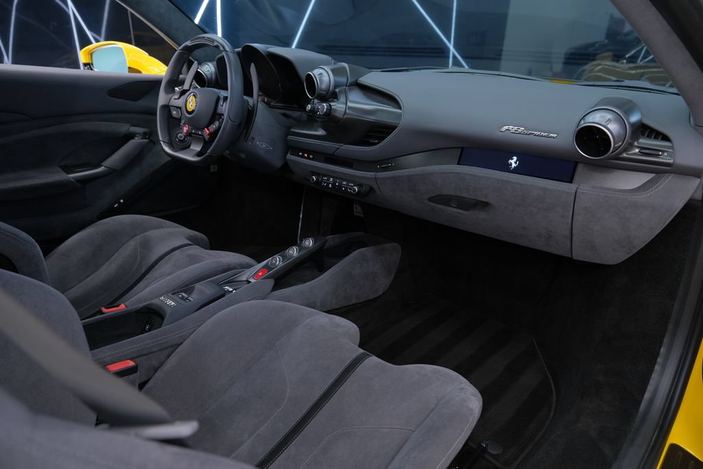 Used 2021 Ferrari F8 Tributo RWD image 37