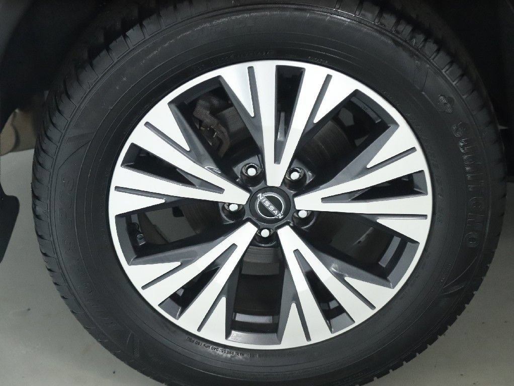 Used 2023 Nissan Rogue SV AWD/4WD image 12